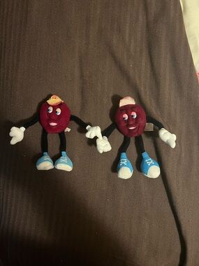Vintage 1988 California Raisin Posable Plush Figures, Set of Two!!!